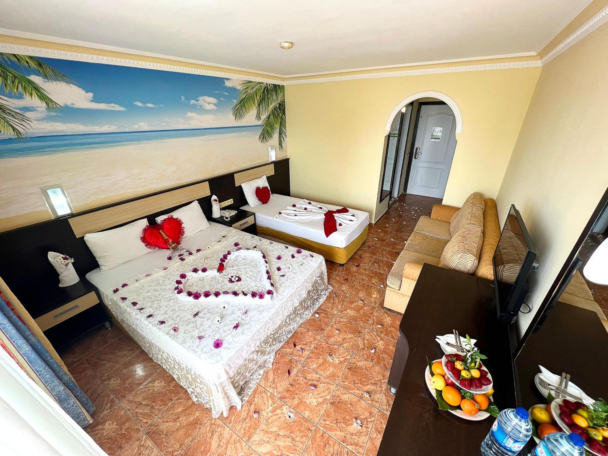 First Class Hotel Alanya Bagian luar foto